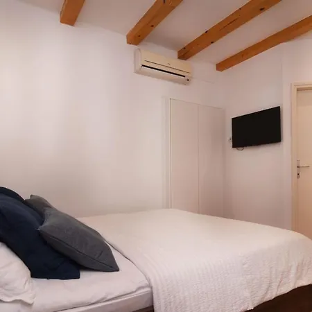 Dalmatian Stone House Apartman *