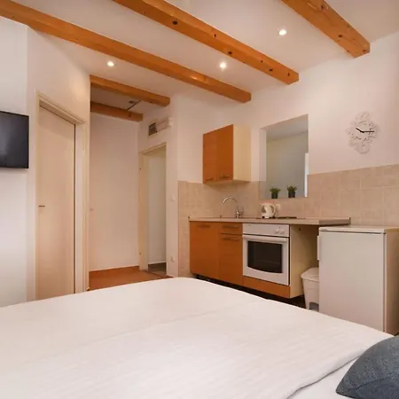 Apartment Dalmatian Stone House Zaton (Zadar)